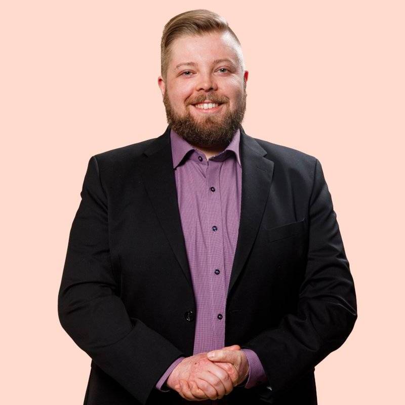 Muotokuva kiinteistönvälittäjä Joonas Mäki-Kokkilasta